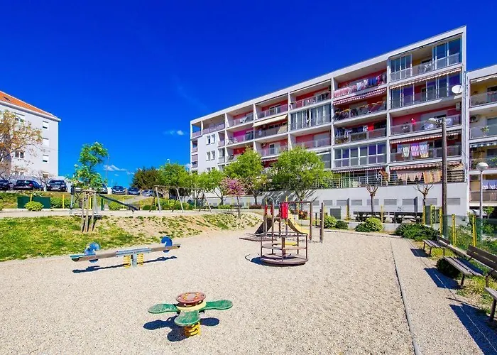 With A Parking Space - 13187 * スプリト